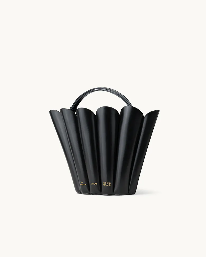 Small Shell Bag “glossy black”