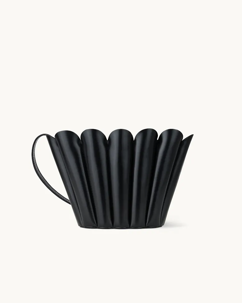 Small Shell Bag “glossy black”
